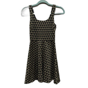 Love...ady Dress Fit & Flare Black Gold Party Event Sleeveless Womens sz XS